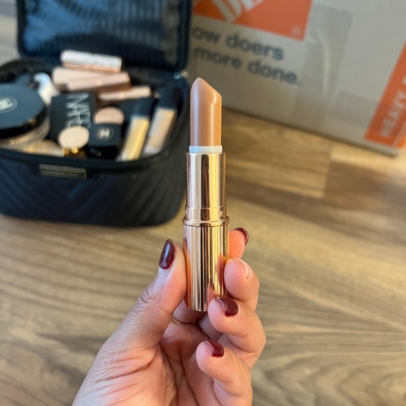 LIKE NEW Charlotte tilbury lipsticks - Picture 5 of 9